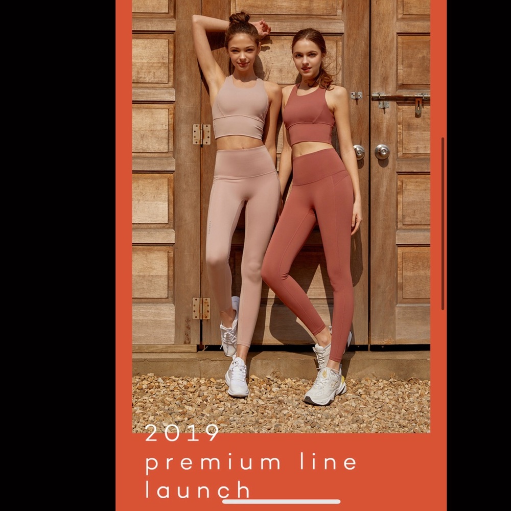 A set of Xeximix work out wear